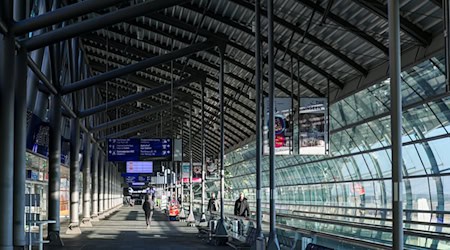Saxony and Saxony-Anhalt want to operate Leipzig/Halle and Dresden airports without state funding until 2030. (Archive image) / Photo: Jan Woitas/dpa