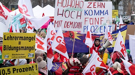 Die Zahl der Teilnehmer ist vor der Kundgebung am Postplatz in Dresden am Freitagmorgen noch ungewiss. (Symbolbild) / Foto: Sebastian Kahnert/dpa