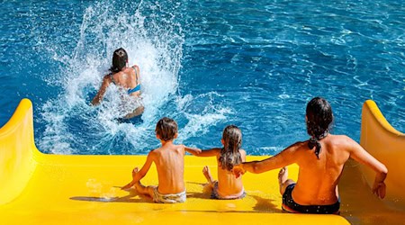 The city of Leipzig is looking for new employees for its outdoor pools.  / Photo: Jan Woitas/dpa