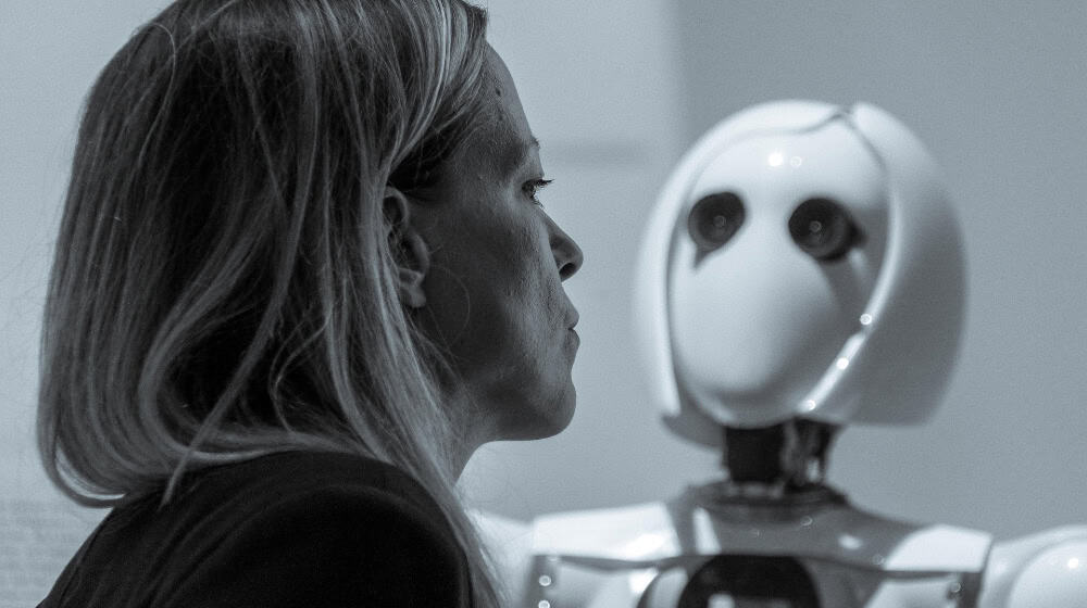 Together at work: in future, robots will be able to recognize where people are looking and adapt their behaviour accordingly. ® pixabay/wal_172619