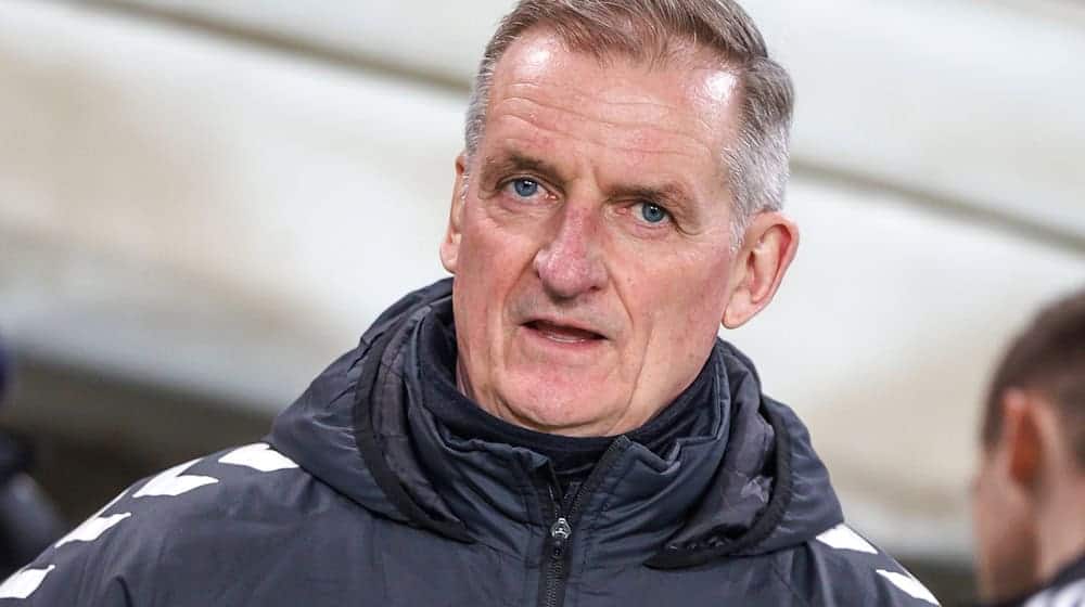 Coach Petrik Sander analyzed the defeat in a matter-of-fact manner. / Photo: Andreas Gora/dpa