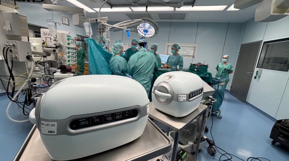 Für die maschinelle Perfusion nutzt die Deutsche Stiftung Organtransplantation spezielle Transport-Geräte. Zwei davon kamen bei der Nierentransplantationen am UKL zum Einsatz. © UKL