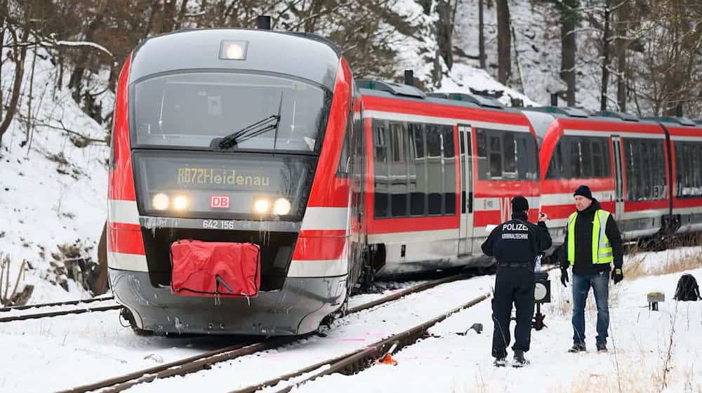 Bei Schnee und Eis ist eine Regionalbahn entgleist. (Archivfoto) / Foto: Robert Michael/dpa