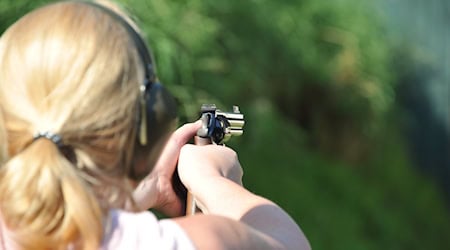 Symbolbild Schusswaffe / pixabay FuN_Lucky