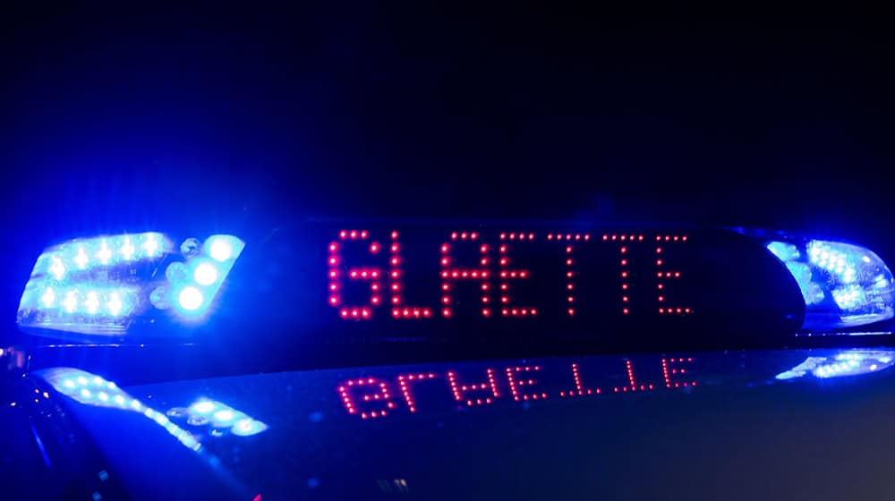 Es gab viele Unfälle in Sachsen. (Symbolbild) / Foto: Monika Skolimowska/dpa-Zentralbild/dpa