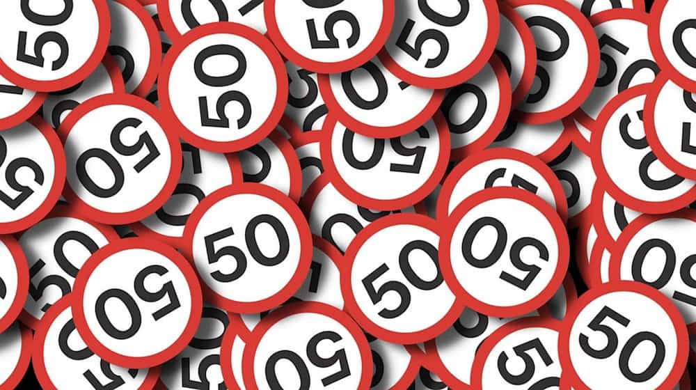 Symbolbild Geschwindigkeitsüberschreitungen / pixabay TheDigitalArtist