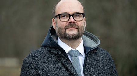 Sachsens Finanzminister Piwarz: «Wer mit schmutzigem Geld arbeitet, soll es verlieren.»  / Foto: Sebastian Kahnert/dpa