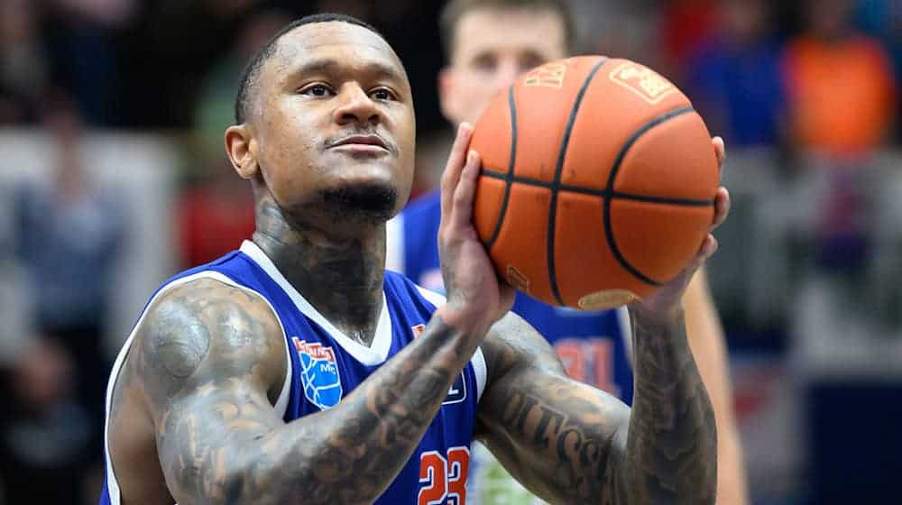 Charles Callison and the Bundesliga basketball players of the Syntainics MBC were beaten by Science City Jena in the East duel. (Archive picture) / Photo: Hendrik Schmidt/dpa