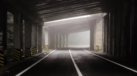 Symbolbild Tunnel / pixabay alexman89