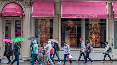 Weltweit gibt es mehr als 1.300 Geschäfte von «Victoria's Secret». (Archivbild) / Foto: Mary Altaffer/AP/dpa