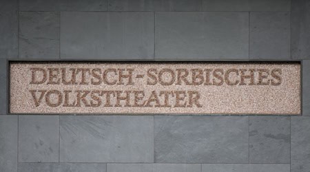 The large auditorium of the theater was flooded with thousands of liters of water. (Archive image) / Photo: Robert Michael/dpa