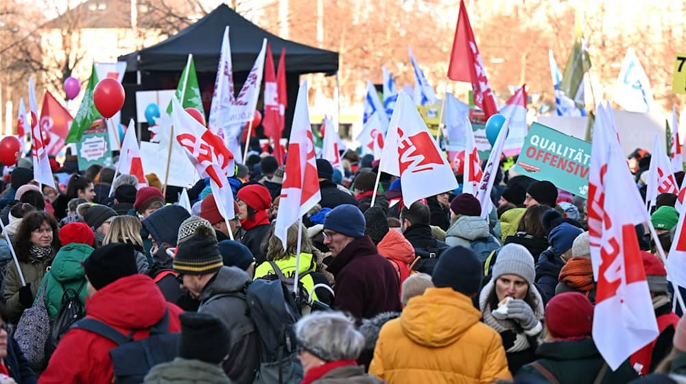 The police expect 1,000 participants / Photo: Jennifer Brückner/dpa