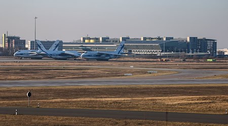 Wie geht es weiter mit den Flughäfen in Leipzig/Halle und in Dresden?  / Foto: Jan Woitas/dpa