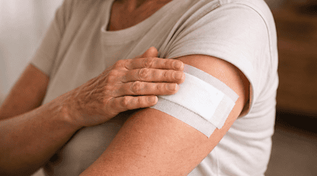 Open wounds that refuse to heal cause pain and restrict freedom of movement. A new type of bandage from Saxony could help in the future.