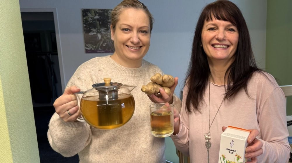 Apothekerin Susan Lorenz und Grit Schuster von Bombastus v.l. Foto Sabine Mutschke