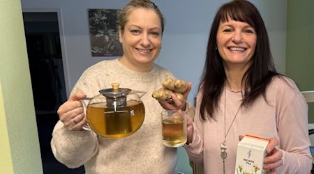 Apothekerin Susan Lorenz und Grit Schuster von Bombastus v.l. Foto Sabine Mutschke