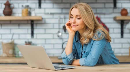 Digitale Kompetenz hilft sächsischen Verbraucherinnen und Verbrauchern, Phishing und unseriöse Online-Angebote frühzeitig zu erkennen. / Foto: freepik.com