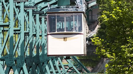 Ab Montag für drei Wochen nicht nutzbar: die Schwebebahn am Dresdner Elbhang. Foto: DVB AG