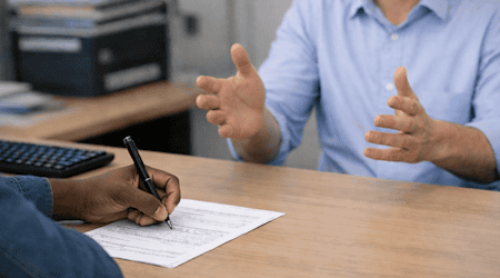 Eine bundesweite Studie unter Beteiligung der Universität Leipzig untersucht, wie sich Rassismus im Behördenalltag zeigt.