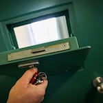 Die CDU in Sachsen hat eine Verschärfung des Jugendstrafrechtes ins Gespräch gebracht. (Symbolbild) / Foto: Christian Charisius/dpa