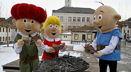Seit 50 Jahren begeistern die Abrafaxe Generationen von Comic-Fans. Nun begeben sie sich in einem Sonderheft im Erzgebirge auf die Suche nach dem «blauen Schatz». / Foto: David Hammersen/dpa