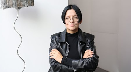 Die Künstlerin Henrike Naumann ist durch ihre Installationen bekannt geworden. (Archivbild)  / Foto: Claudia Drescher/dpa-Zentralbild/dpa