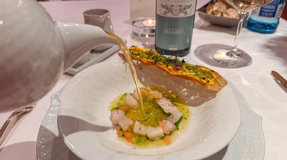 Saxon fish soup à la bouillabaisse - fine fish in fine porcelain (Image: Ulrich van Stipriaan)