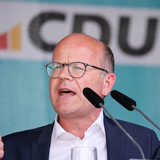 Europaparlamentarier Oliver Schenk (CDU) mahnt eine weitere Unterstützung der Ukraine in ihrem Kampf gegen den russischen Aggressor an (Archivbild). / Foto: Jan Woitas/dpa