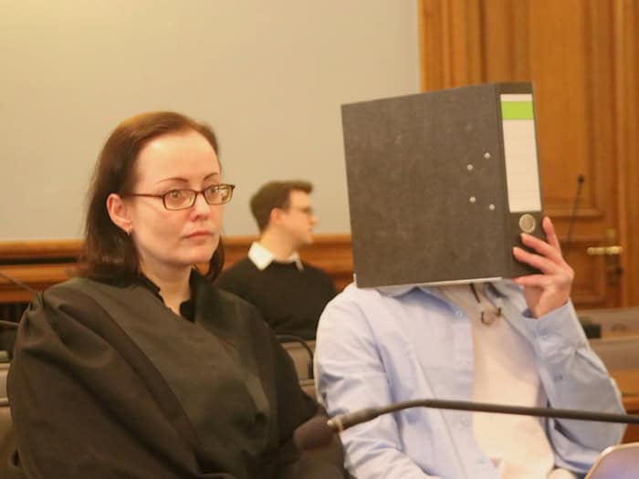 Mordprozess im Landgericht: Anwältin Andrea Liebscher neben dem Angeklagten Nick W. (37). Foto: Lucas Böhme