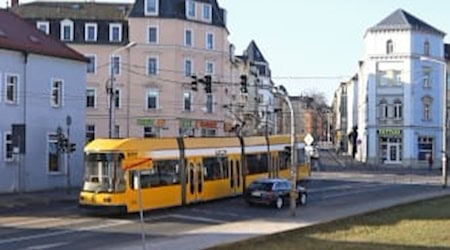 Die Hamburger Straße wird an der Bahnunterführung zur Großbaustelle - hier fährt bis März 2029 keine Straßenbahn mehr. Foto: DVB AG