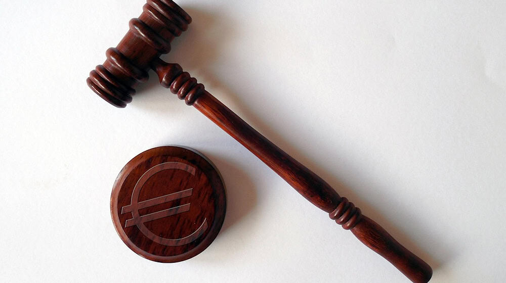 Symbolbild Geldstrafe / pixabay succo