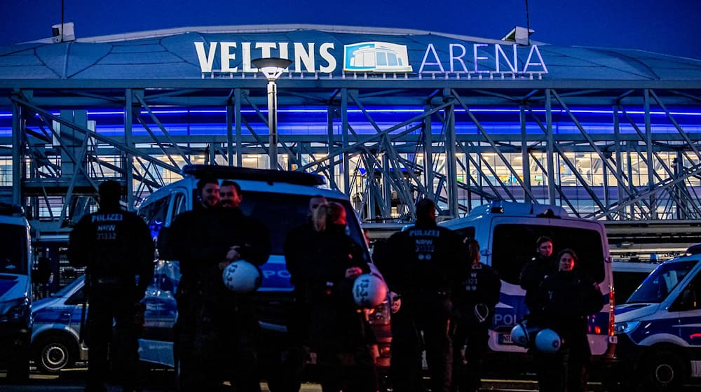 El Schalke contará con un gran contingente policial para el partido del sábado contra el Dresde. (Imagen de archivo) / Foto: David Inderlied/dpa