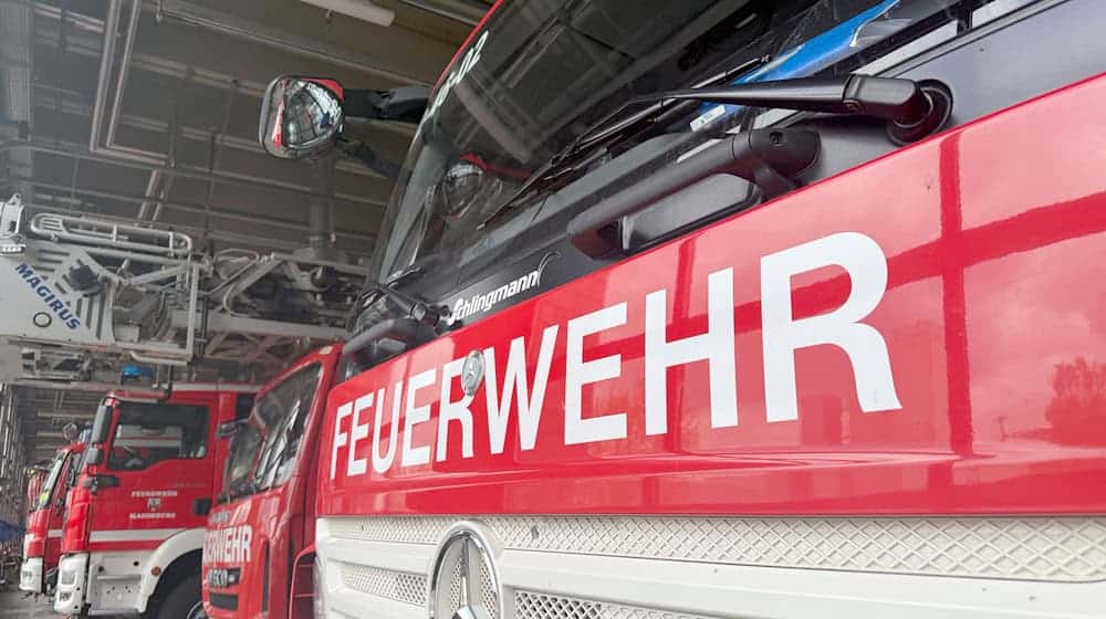 Hoher Schaden nach Brand einer Lagerhalle im Landkreis Bautzen. (Symbolbild) / Foto: Sabina Crisan/dpa