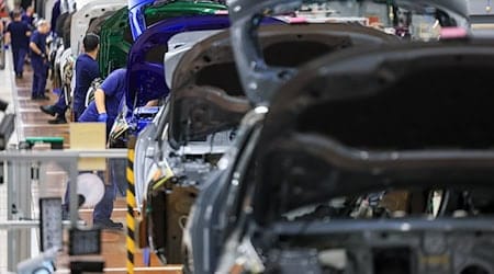 Los elevados costes laborales y la debilidad de la demanda lastran la economía, según una encuesta de las cámaras de industria y comercio de Sajonia. (Imagen simbólica) / Foto: Jan Woitas/dpa