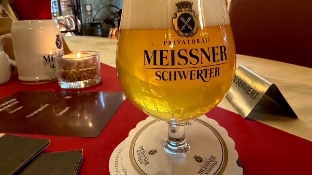 Am Stammtisch in der Brauereigaststätte in Meißen. Foto: Ulf Mallek