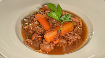 Boeuf Bourguignon nach dem Rezept der Familie von Frédéric Fourré zubereitet (Bild: Ulrich van Stipriaan)