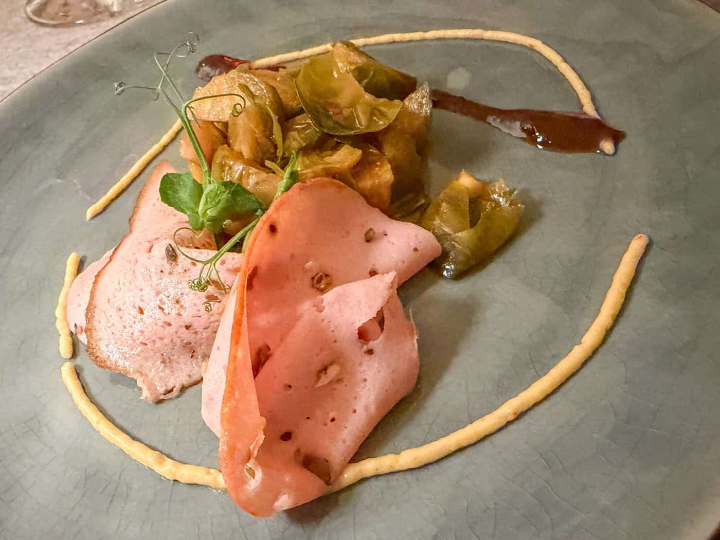 Asian Brussels sprout salad, truffled meatloaf and plum chutney at Gräfe's Wein&fein (Image: Ulrich van Stipriaan)