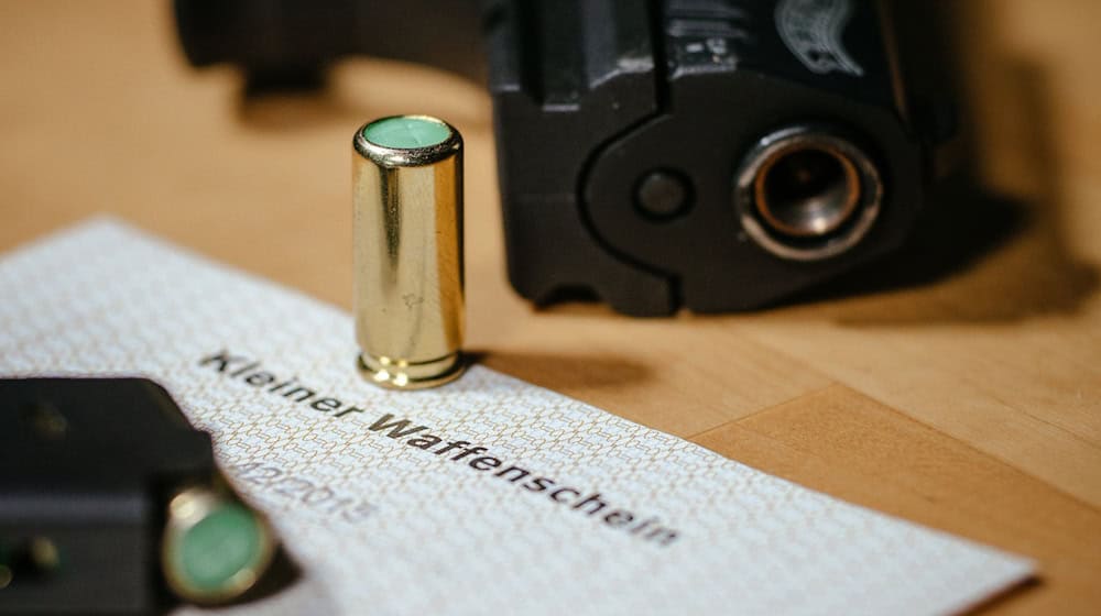 The small firearms license is particularly popular. (Symbolic image) / Photo: Oliver Killig/dpa-Zentralbild/dpa