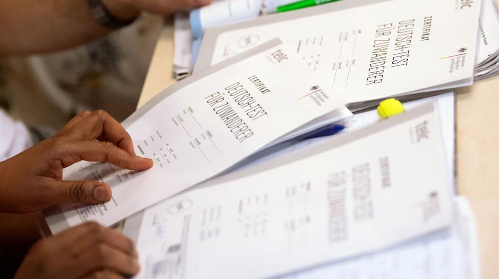 Міністр соціальних справ Саксонії Петра Кепінг (СДПН) вважає обмеження на інтеграційні курси фатальним сигналом (символічне зображення). / Фото: Sven Hoppe/dpa