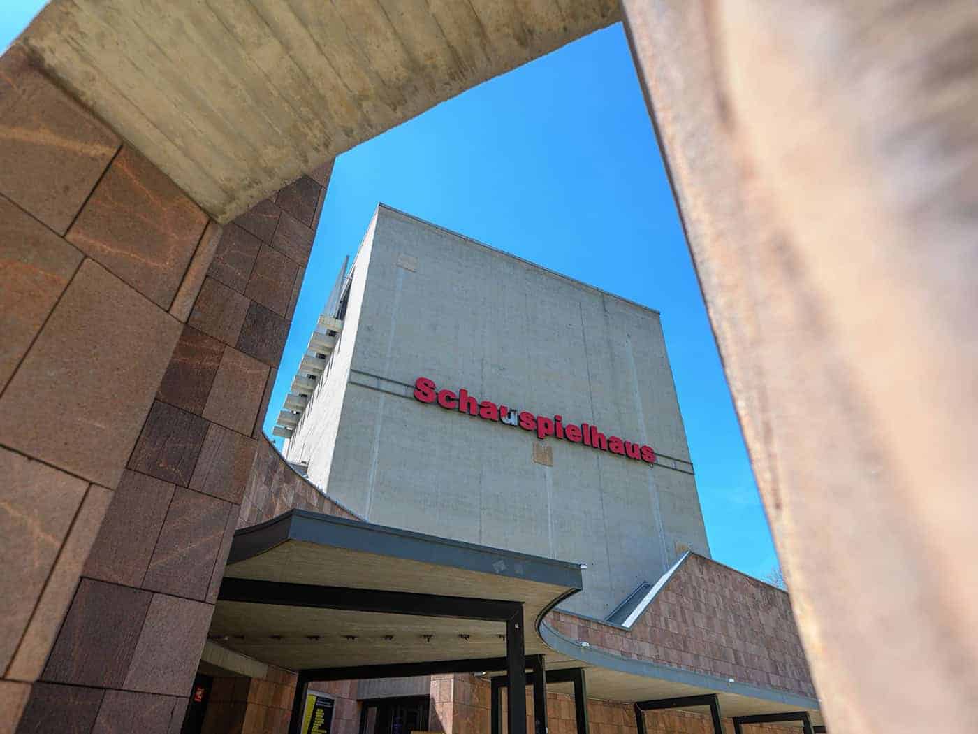 مع مهرجان الفن «Begehungen» سيفتح مسرح كمنيتس الخالي في الصيف مؤقتًا كمعرض للفن المعاصر لزوار. (صورة أرشيفية) / Foto: Hendrik Schmidt/dpa