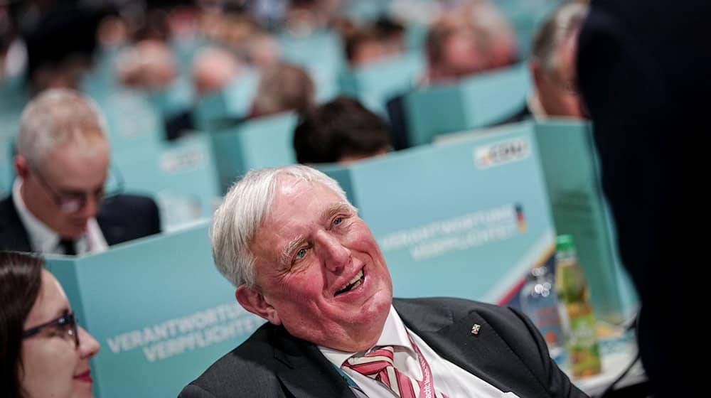 Karl-Josef Laumann, Minister of Social Affairs in North Rhine-Westphalia, achieved the best result as deputy to party leader Friedrich Merz in Stuttgart with 769 votes. / Photo: Kay Nietfeld/dpa