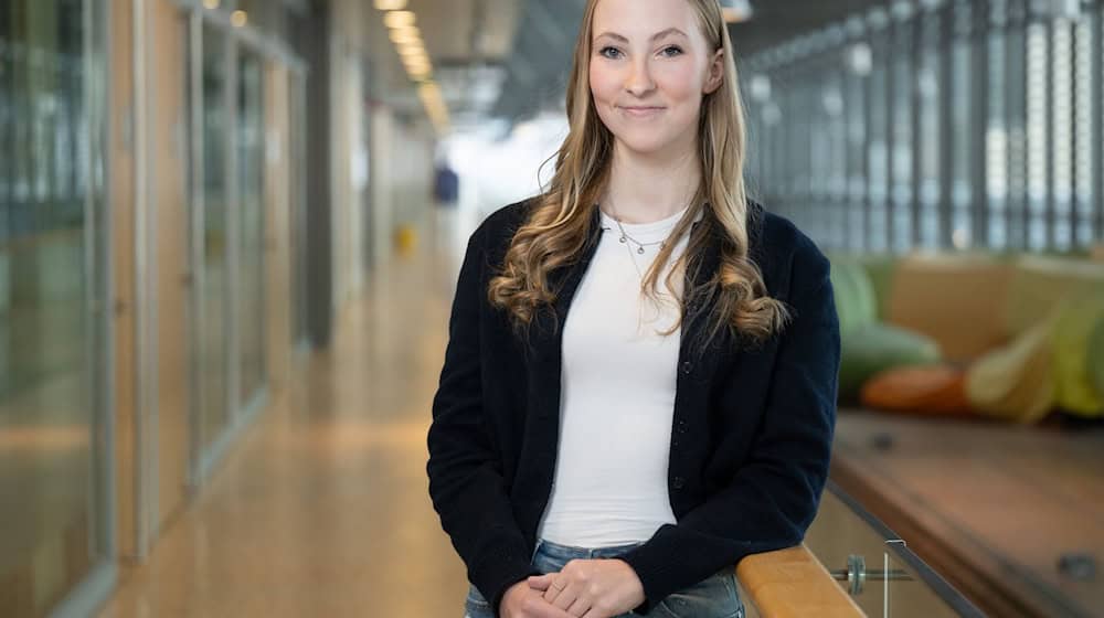 20-year-old Lilly Hiebenthal from Saxony suffers from an extremely rare immune disorder / Photo: Sebastian Kahnert/dpa