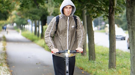 E-Scooter-Fahrer flüchtet vor Polizeikontrolle in Großenhain