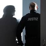 Im Oberlandesgericht Dresden geht der Prozess gegen eine mutmaßliche NSU-Unterstützerin weiter. (Archivbild)  / Foto: Sebastian Kahnert/dpa