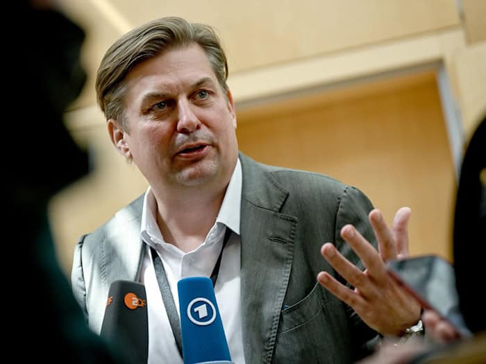 Gegen den AfD-Politiker Maximilian Krah läuft ein Ermittlungsverfahren. (Archivbild) / Foto: Britta Pedersen/dpa