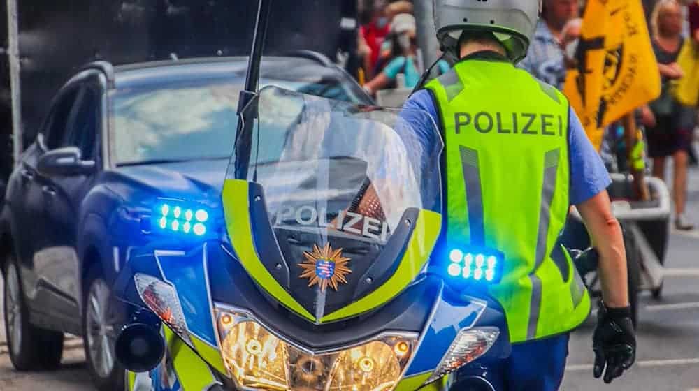 Symbolbild Polizist / pixabay 24488032