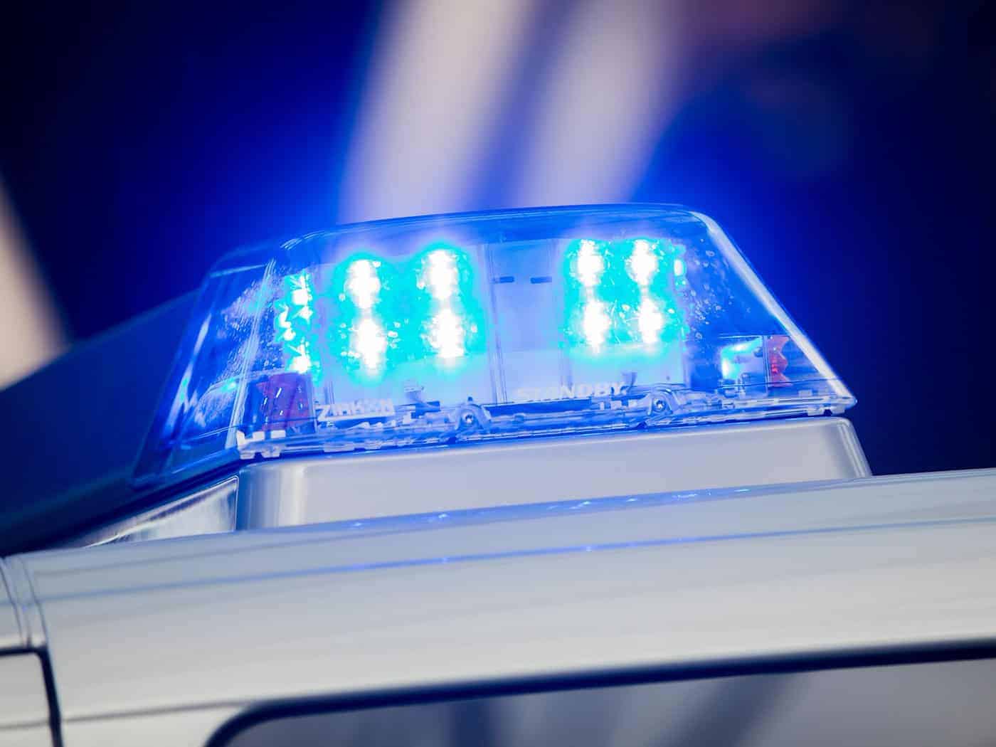 Die Polizei sucht nach Zeugen des Unfalls. (Symbolbild) / Foto: Rolf Vennenbernd/dpa