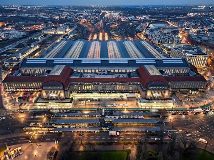 Neue Streifen sollen am Hauptbahnhof für mehr Sicherheit sorgen. (Archivbild) / Foto: Jan Woitas/dpa