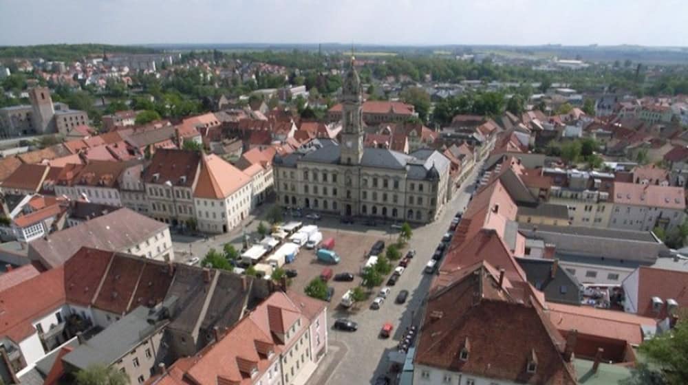 Großenhainer Rathaus mit Hauptmarkt. Foto: Stadt Großenhain