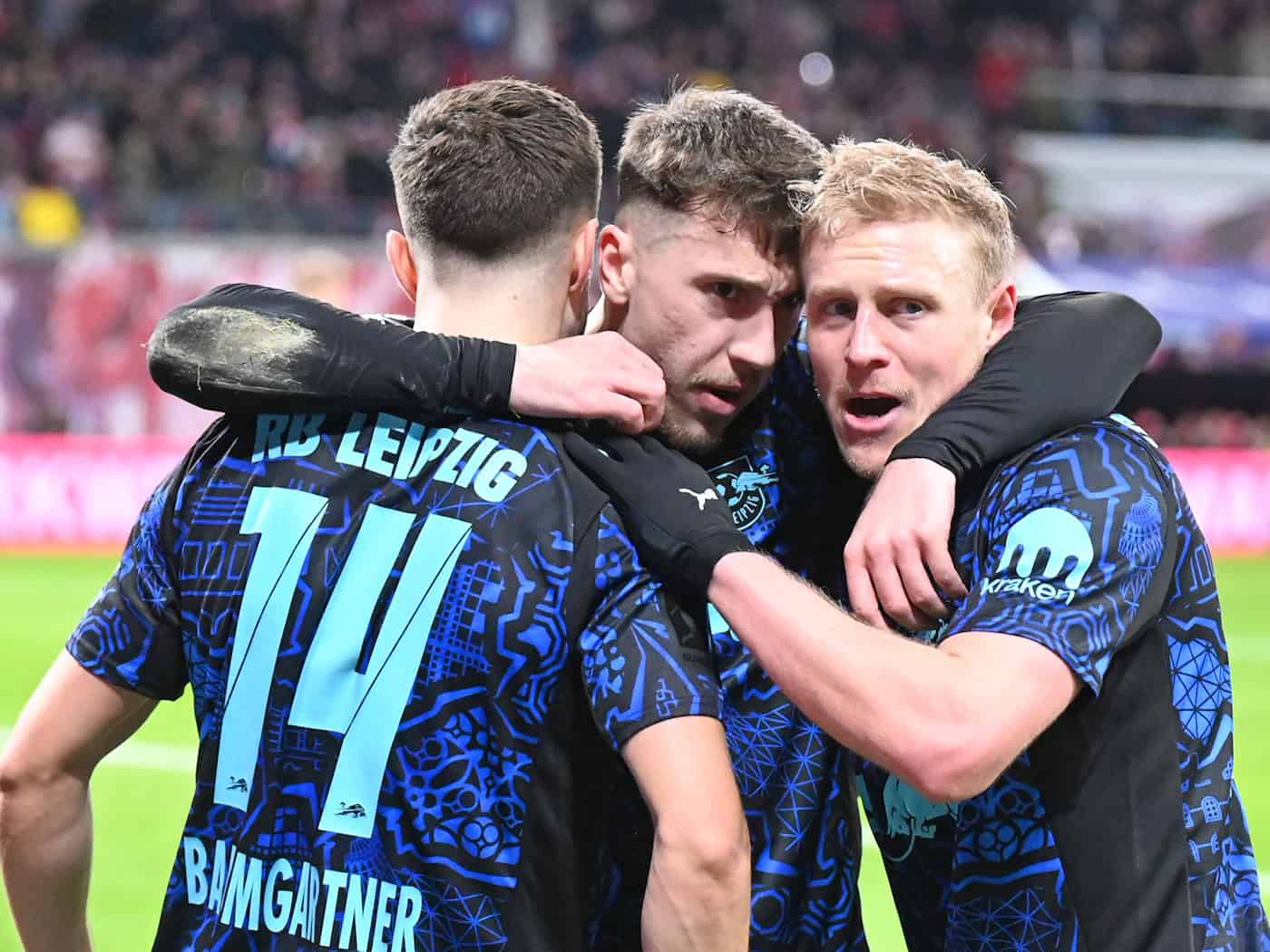 Ксавер Шлагер (праворуч) зміг відсвяткувати власні голи у ворота Дортмунда / Фото: David Hammersen/dpa